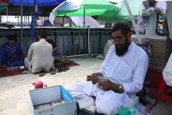 喀布尔的货币交易市场