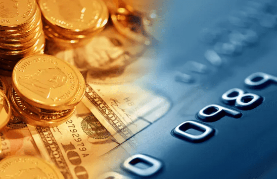 货币作为交易媒介，在反映价值尺度功能时，表现为相对价格