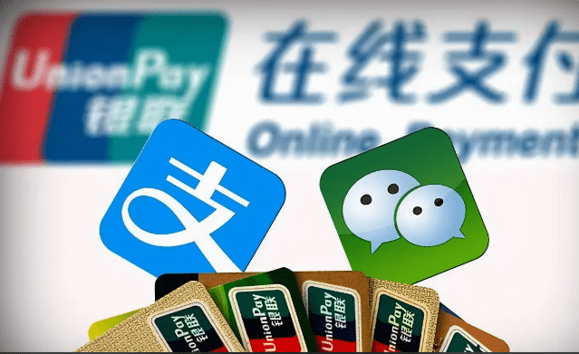 货币作为交易媒介，在反映价值尺度功能时，表现为相对价格