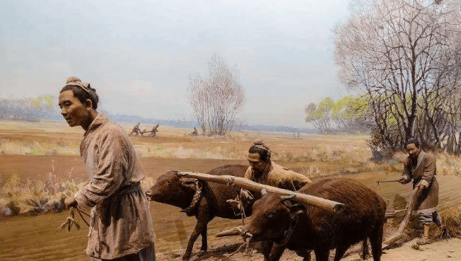 战国时期，货币是商品流通的交换媒介，对于商业发展有着重要作用