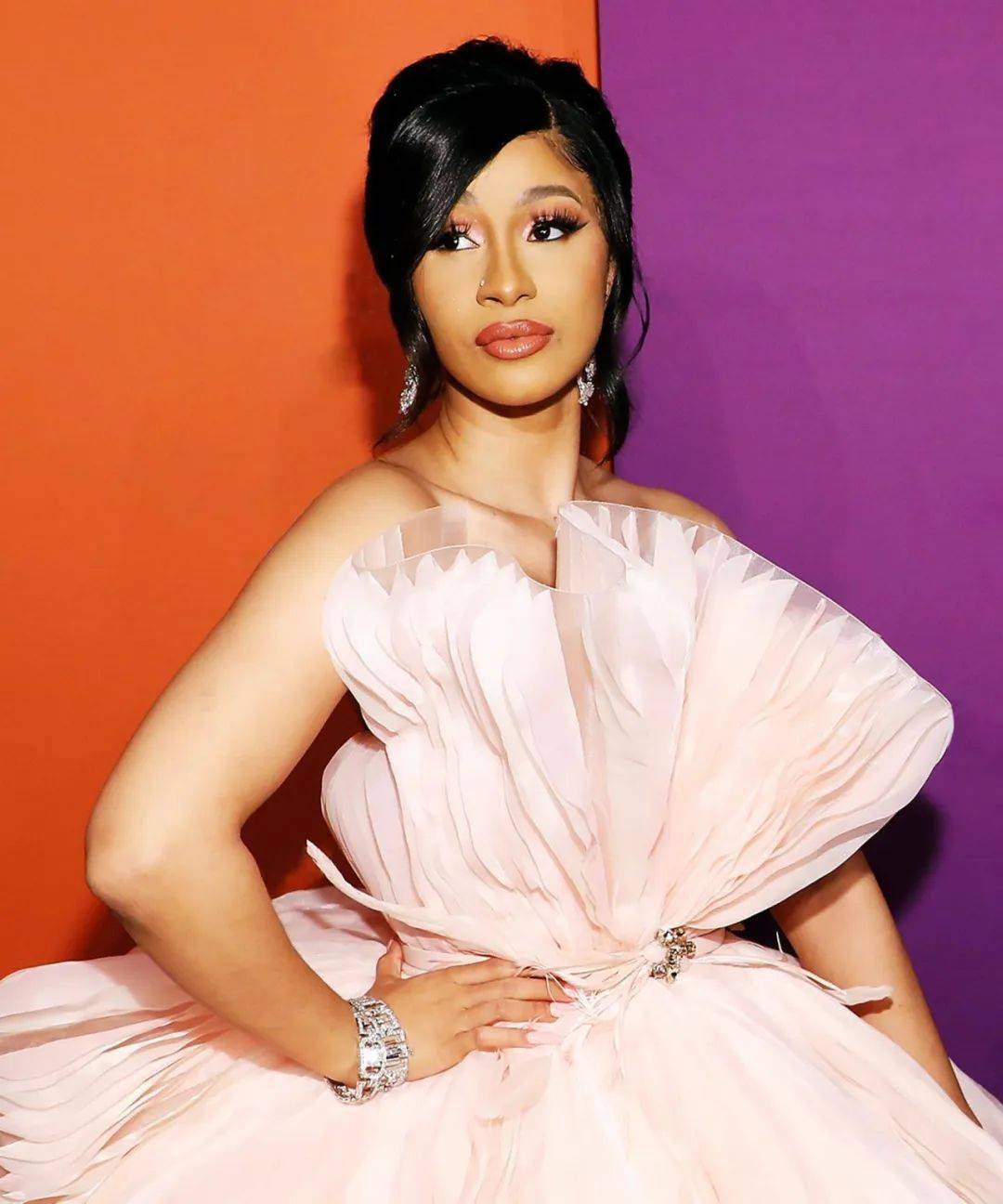 Cardi B 新单曲热度不及预期！