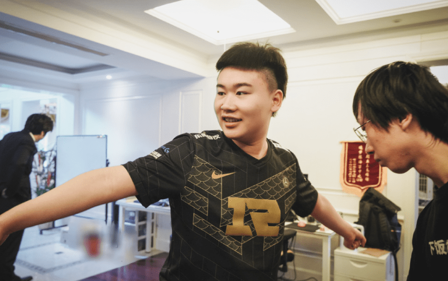 Joker:RNG虽说稳进决赛但也不能太乐观,阿Bin现在的问题很大