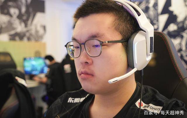 Bin上演名场面，RNG决赛首局轻取T1，Keria狠话难成真