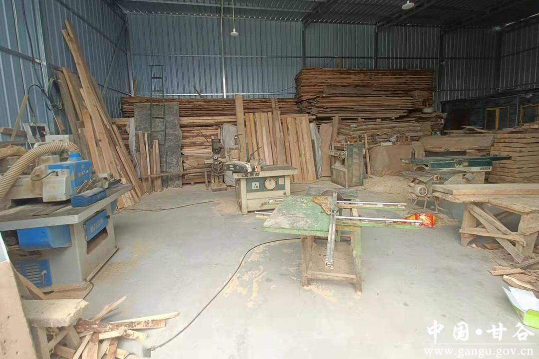 大石镇木材交易市场开业运营