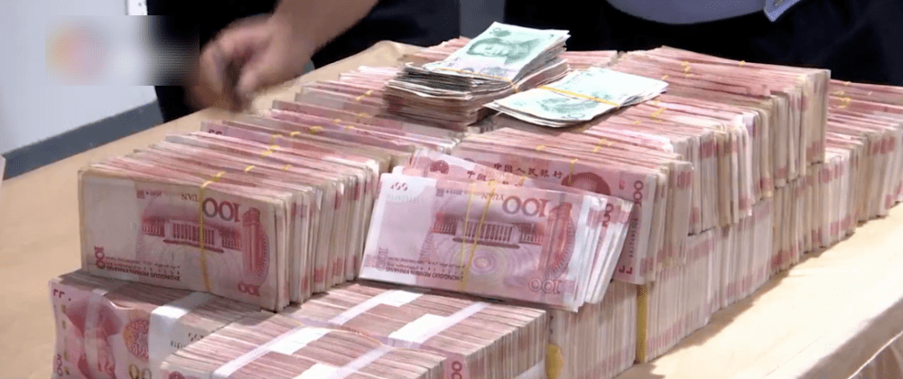 通过二手交易网站，一男子带着200万现金来昆明买劳斯莱斯，结果......