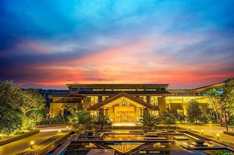 住进山里秘境~AAAA南昆山居温泉度假酒店,618元住宿+自助早+园林温泉+chao大泳池