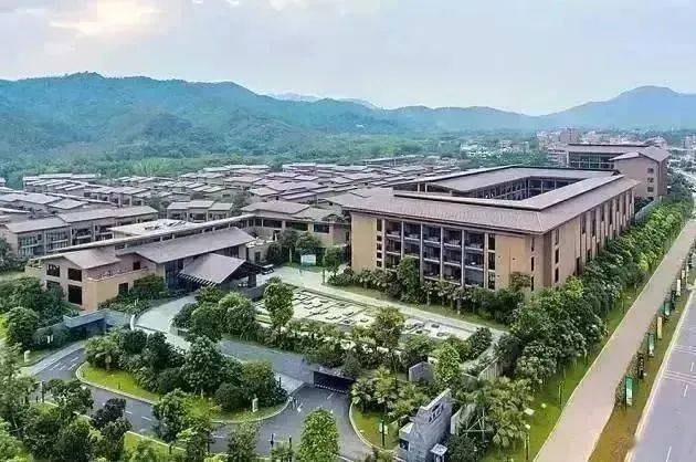 住进山里秘境~AAAA南昆山居温泉度假酒店,618元住宿+自助早+园林温泉+chao大泳池