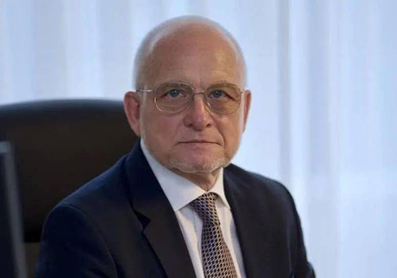 俄罗斯螃蟹的价格下跌近一半！