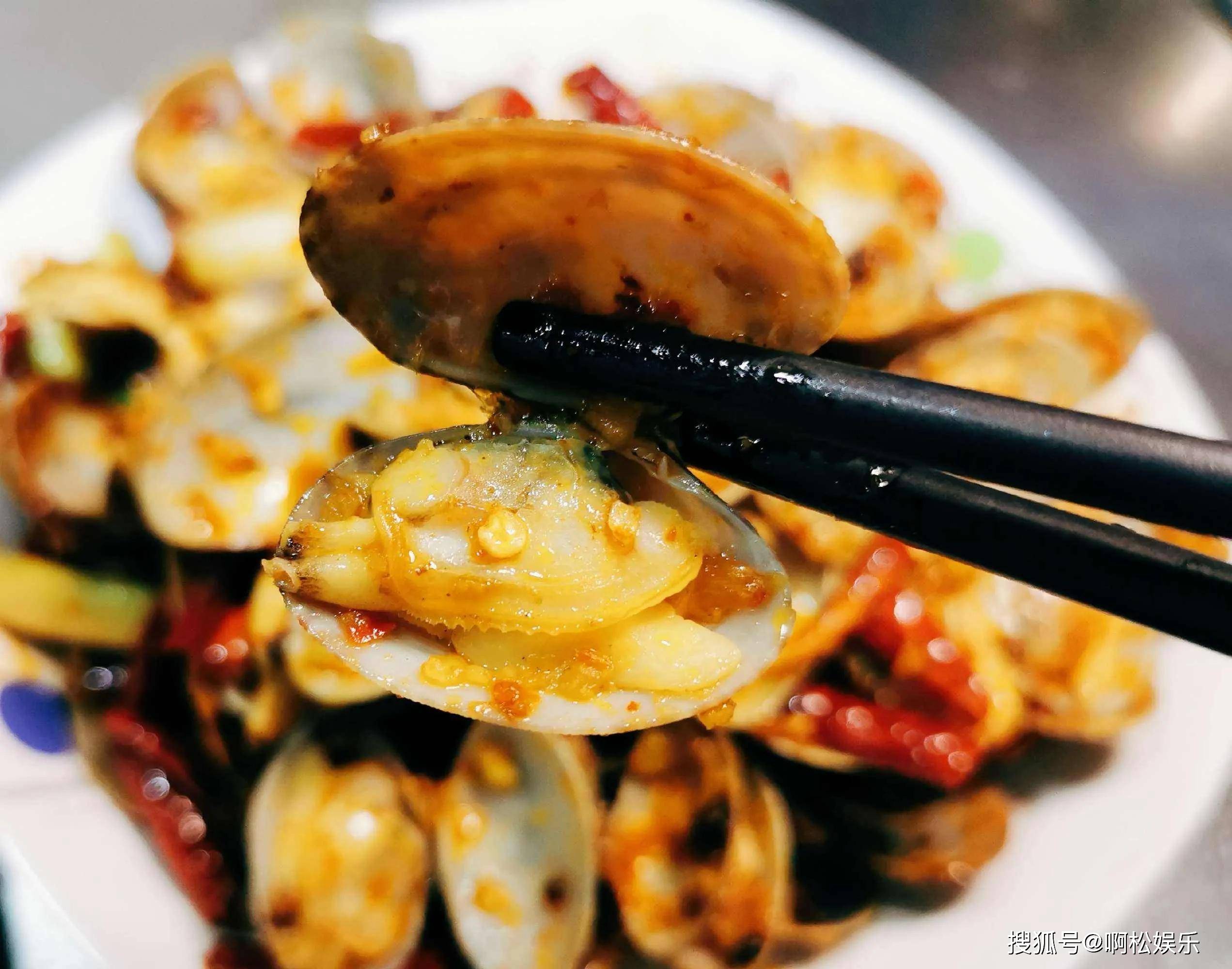 立秋后吃海鲜，建议：少吃螃蟹和大虾，多吃这3样，营养高价格低