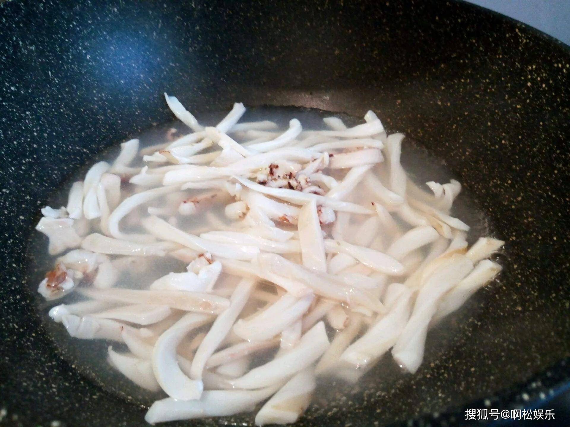 立秋后吃海鲜，建议：少吃螃蟹和大虾，多吃这3样，营养高价格低