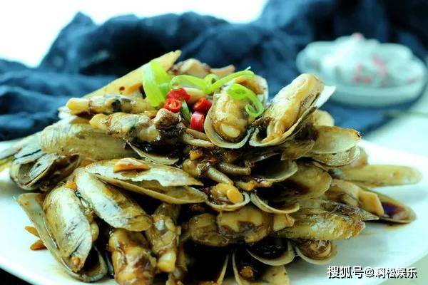 立秋后吃海鲜，建议：少吃螃蟹和大虾，多吃这3样，营养高价格低