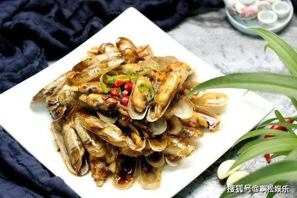 立秋后吃海鲜，建议：少吃螃蟹和大虾，多吃这3样，营养高价格低