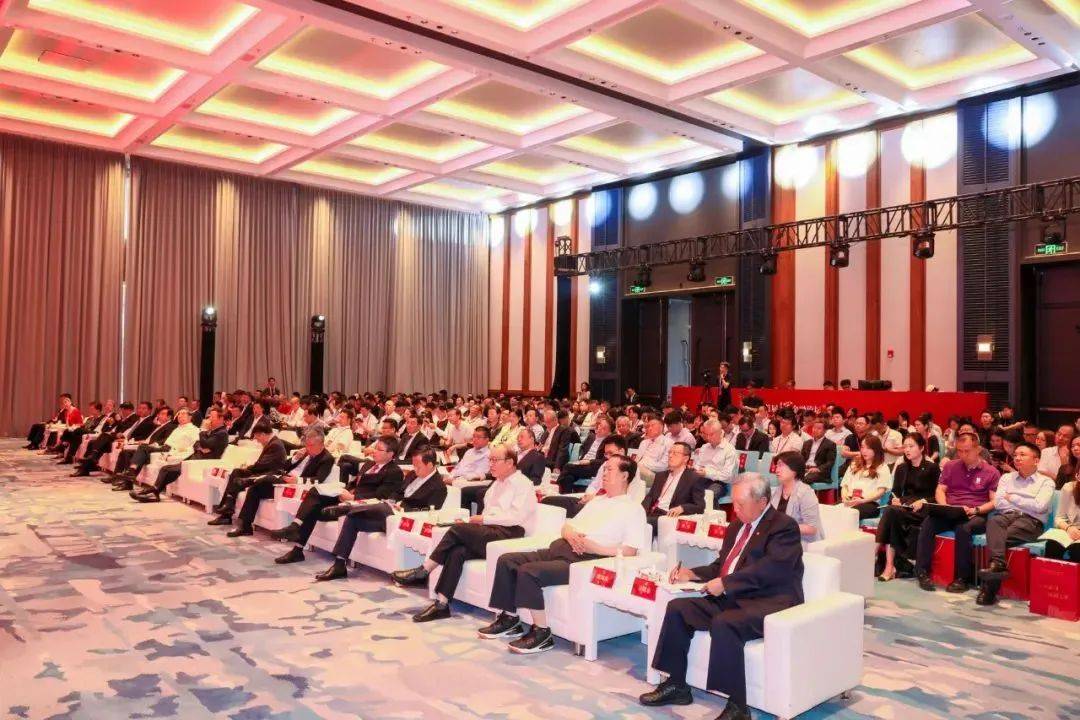 中国人民大学在深圳有新动作！首届深圳金融论坛在宝安召开