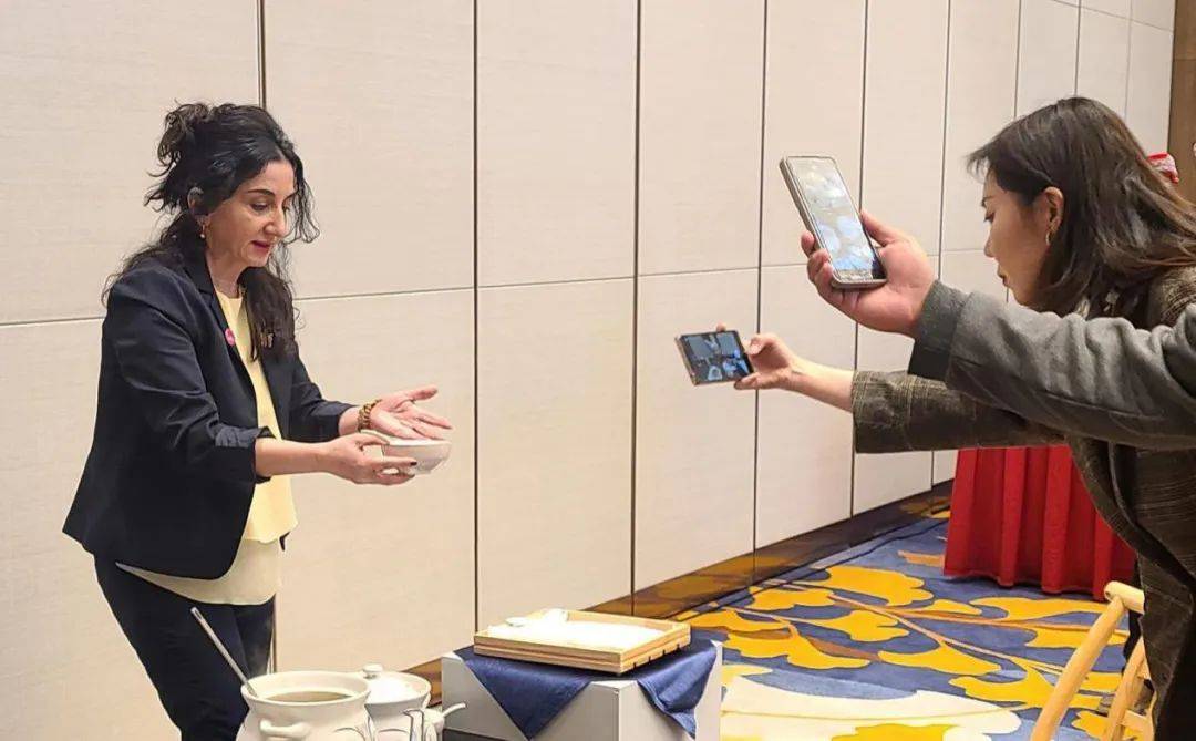 中国国际新闻交流中心外国记者团参访桂林