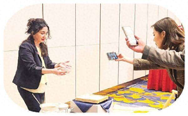 中国国际新闻交流中心外国记者团参访桂林：“我喜欢油茶！”