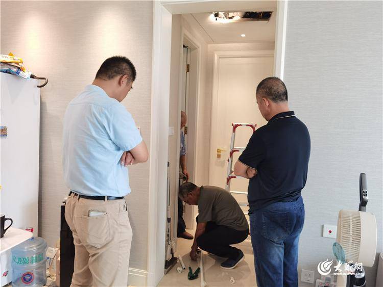 大众网快快帮|紫樾尚府新房入驻不到一年漏水3次 业主质疑：“房屋质量有问题！”