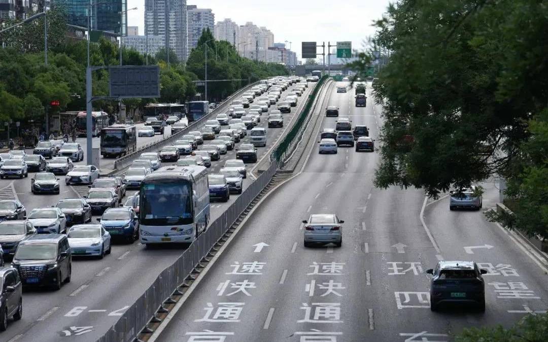 都饱和了！别再信“高薪招聘网约车司机”鬼话 | 新京报快评