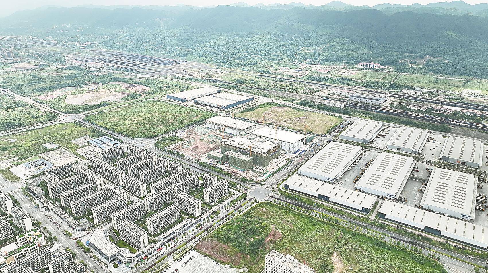 粤港澳大湾区与成渝 双“圈”辉映 跨“圈”并进