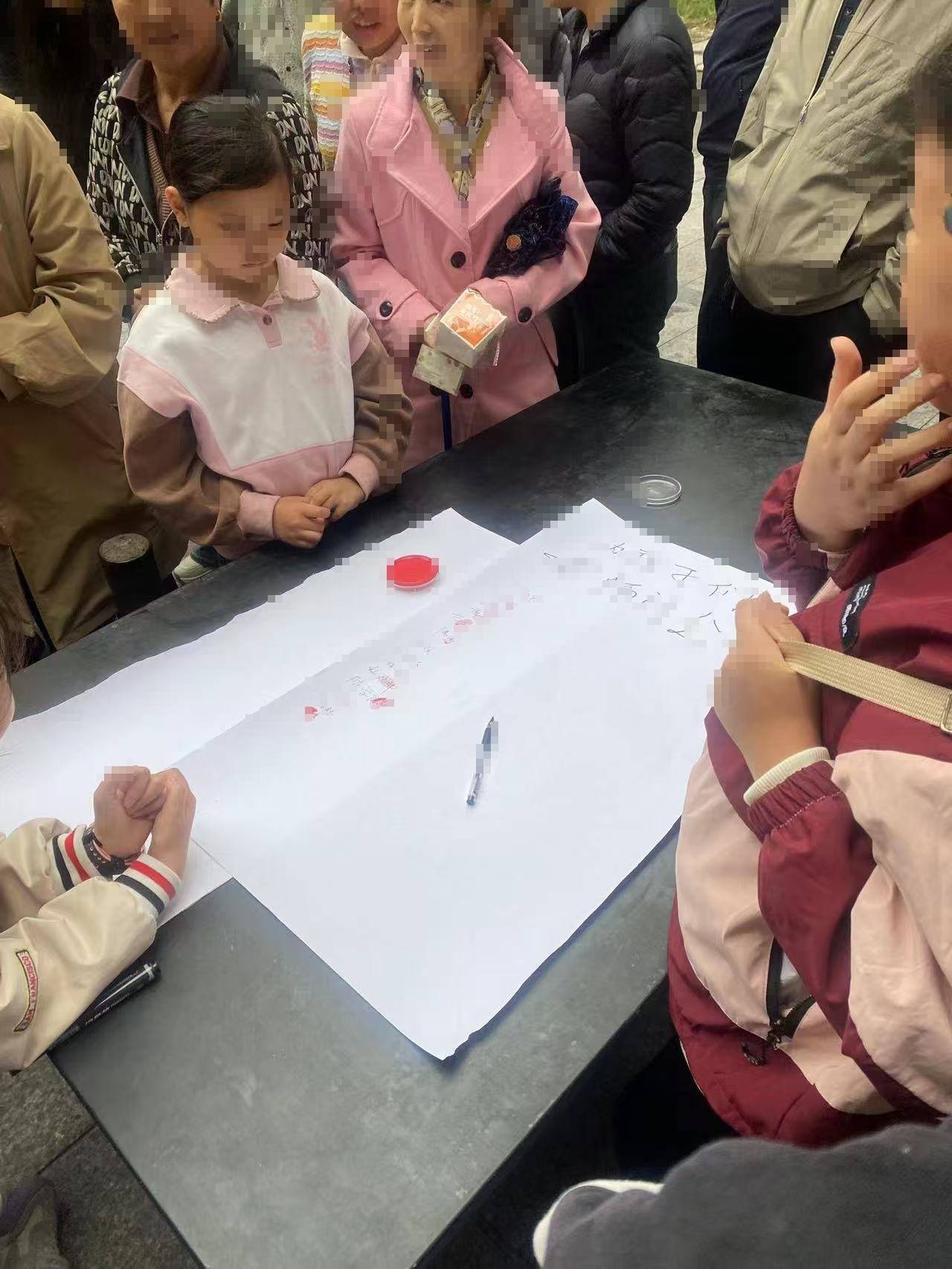 苏州知名艺术培训机构宣布破产,老板下跪称“绝不跑路”,事发前安排活动消耗课时费