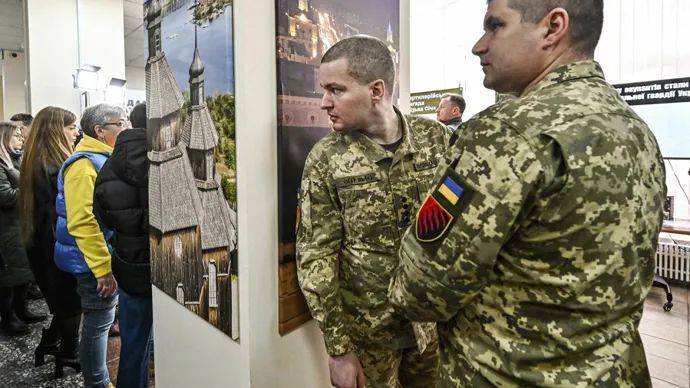 军事 | 泽连斯基开了前所未有大口子,这事问过约翰逊吗?