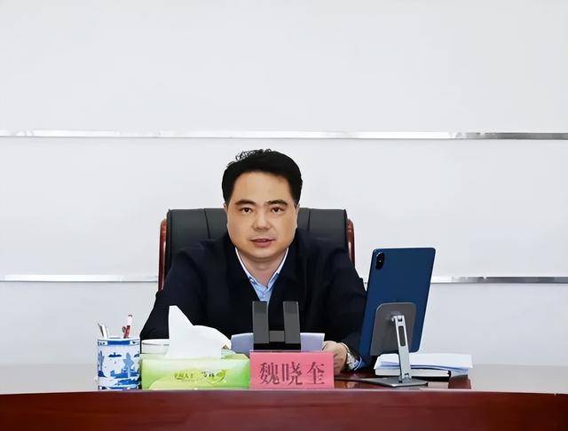 卸任市委书记3天后,55岁的他任省政府党组成员!