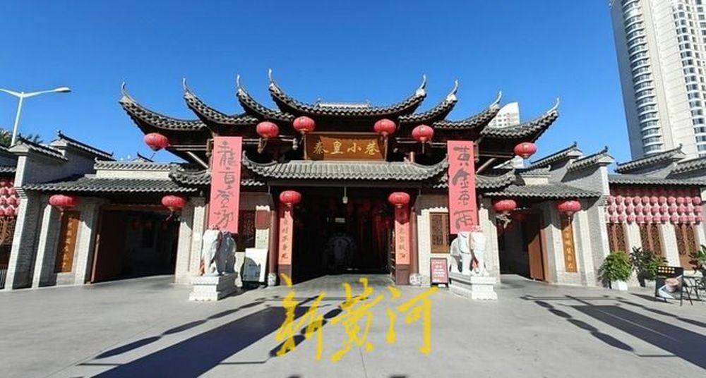 秦皇岛一网红夜市被指违规占用规划绿地却经营4年之久,当地回应:无审批手续 | 刚调查