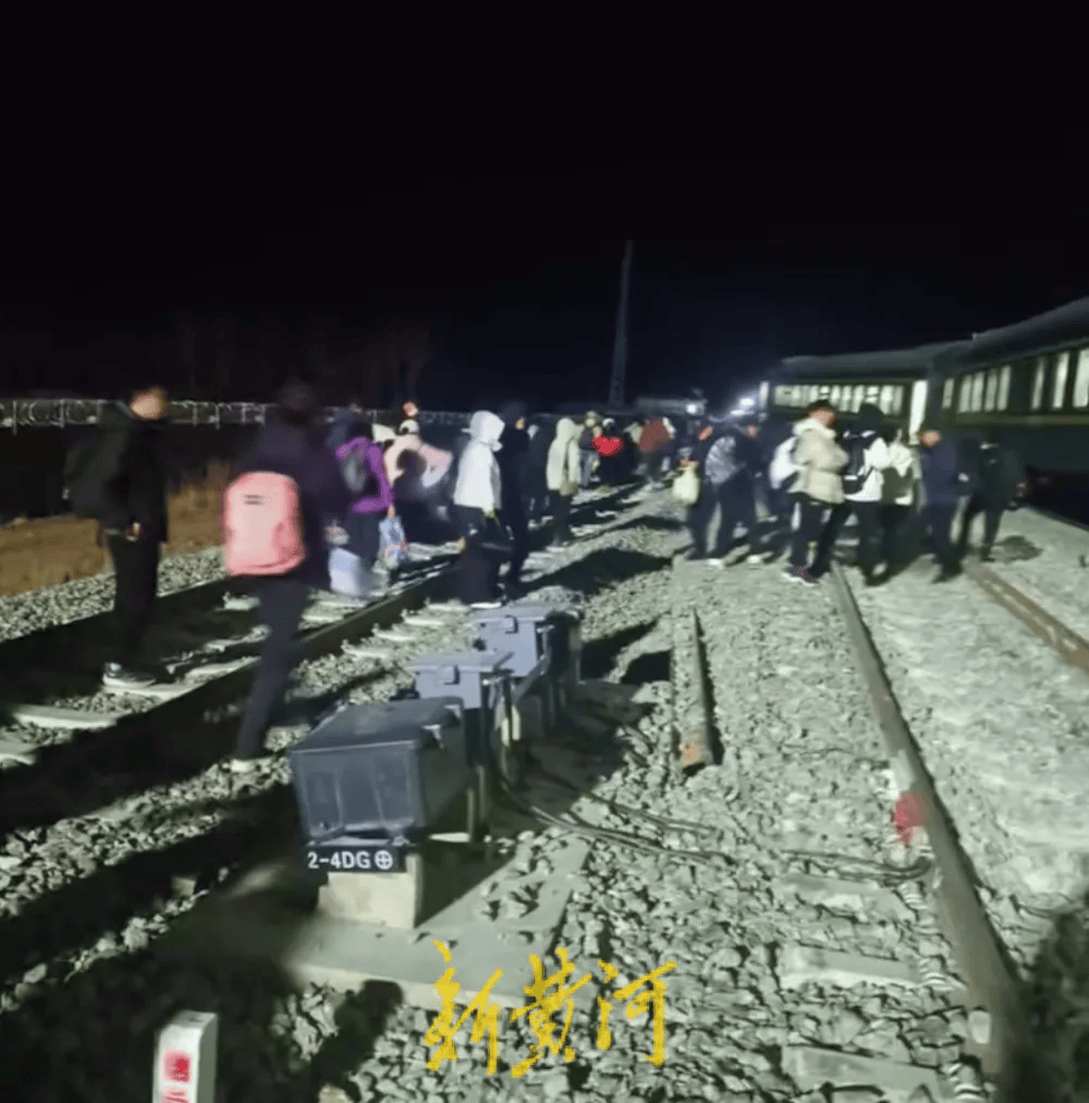 突发！K7034次列车脱轨