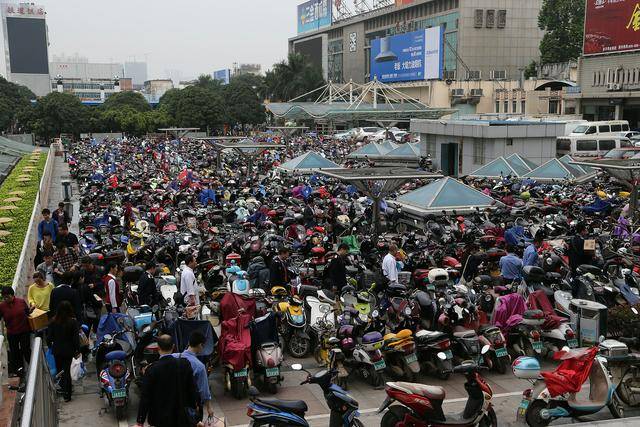 潮声丨新国标,管得住狂奔的“小电驴”吗?