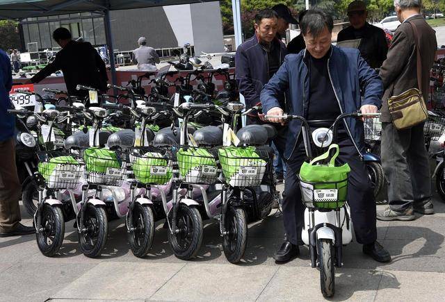 潮声丨新国标,管得住狂奔的“小电驴”吗?