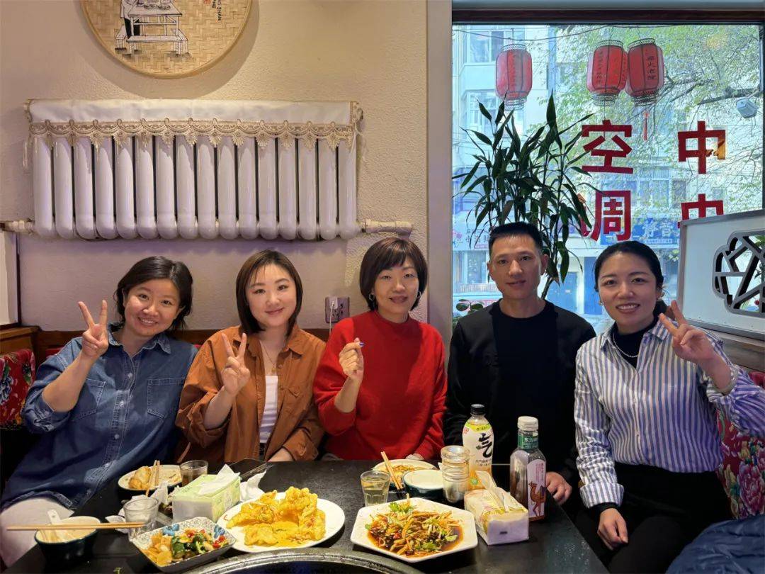 离哈前想吃铁锅炖,结果被店主“劝退”……她却说被哈尔滨人暖到了