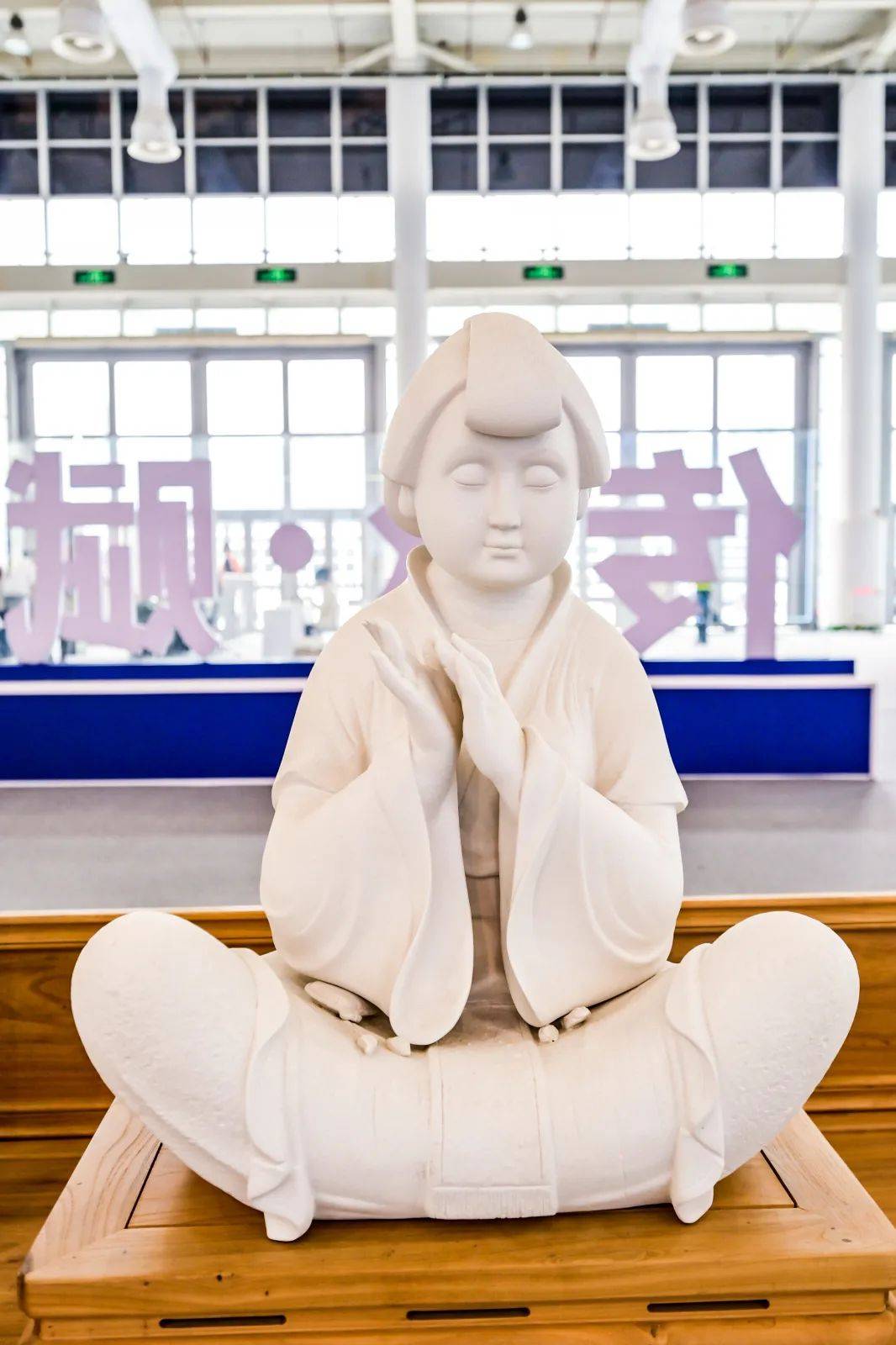 83.39亿元!15万人次!详情→