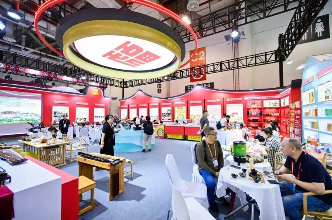 83.39亿元!15万人次!详情→