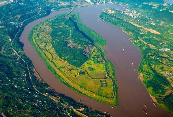 重庆多名被查官员曾涉足广阳岛项目,游客称整个岛感觉就是“半成品”