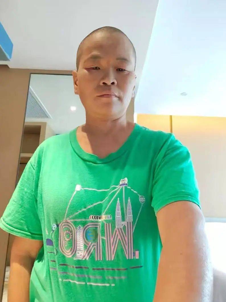 “不报仇绝不留长发”!姐姐为亡弟追凶27年,与嫌疑人网聊套话