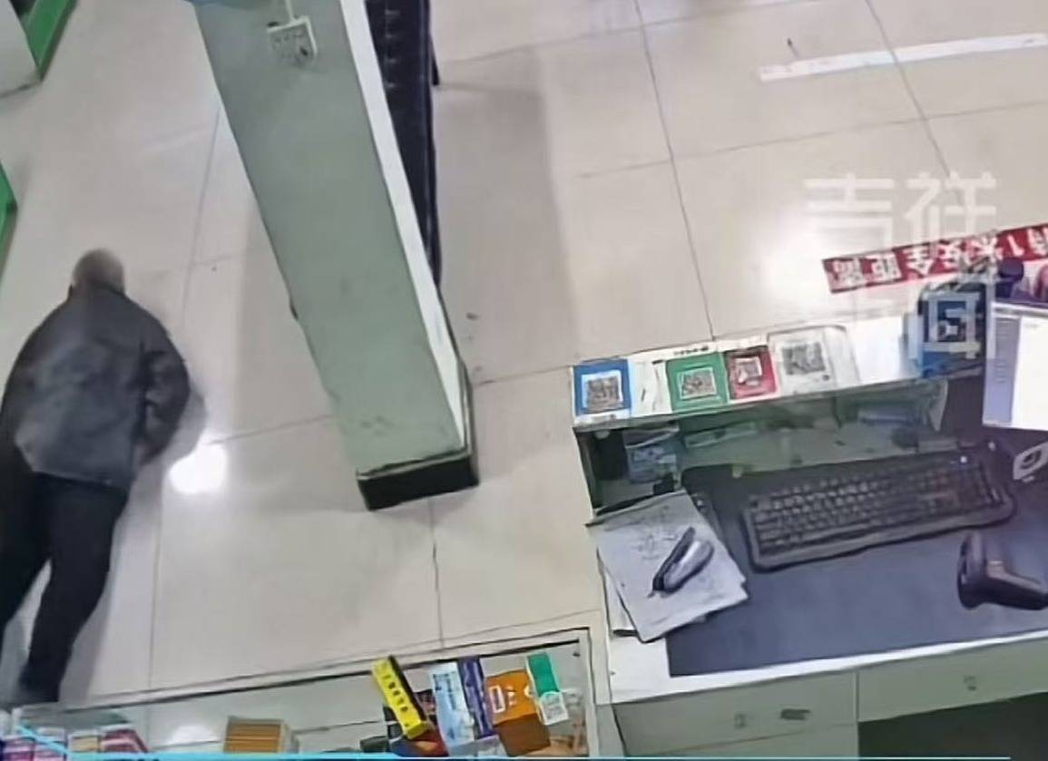 老人买药摔倒,家属称错过最佳抢救时间,律师:药店无需担责