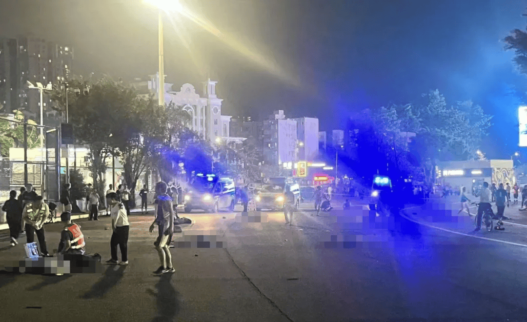 汽车撞倒多名行人逃逸,62岁男子被控制!警方通报→