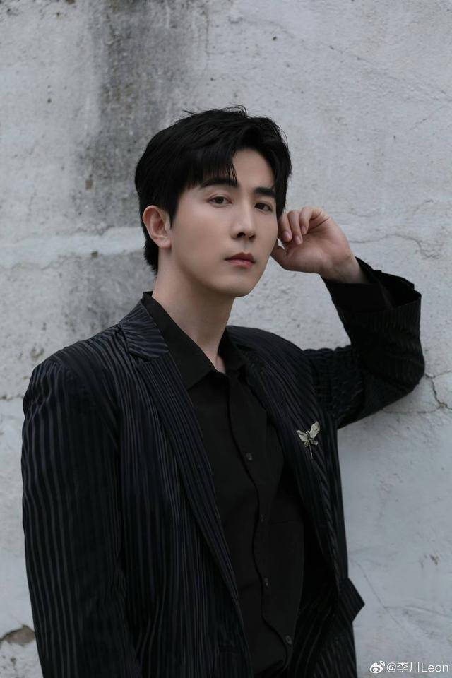 喜剧人李川谈“李总”:搜集“霸总”素材,被“油腻”整成“工伤”|谈艺录