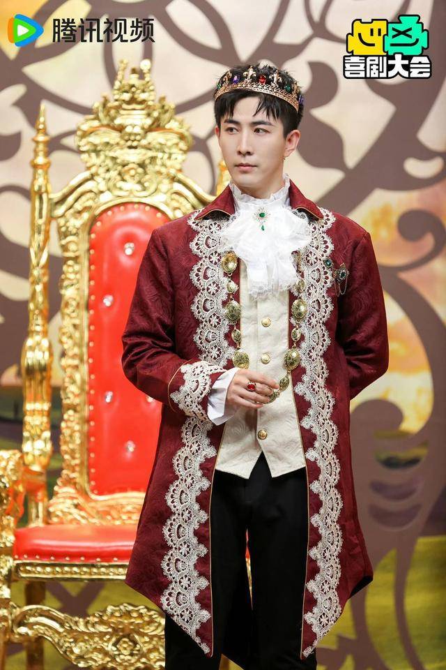 喜剧人李川谈“李总”:搜集“霸总”素材,被“油腻”整成“工伤”|谈艺录