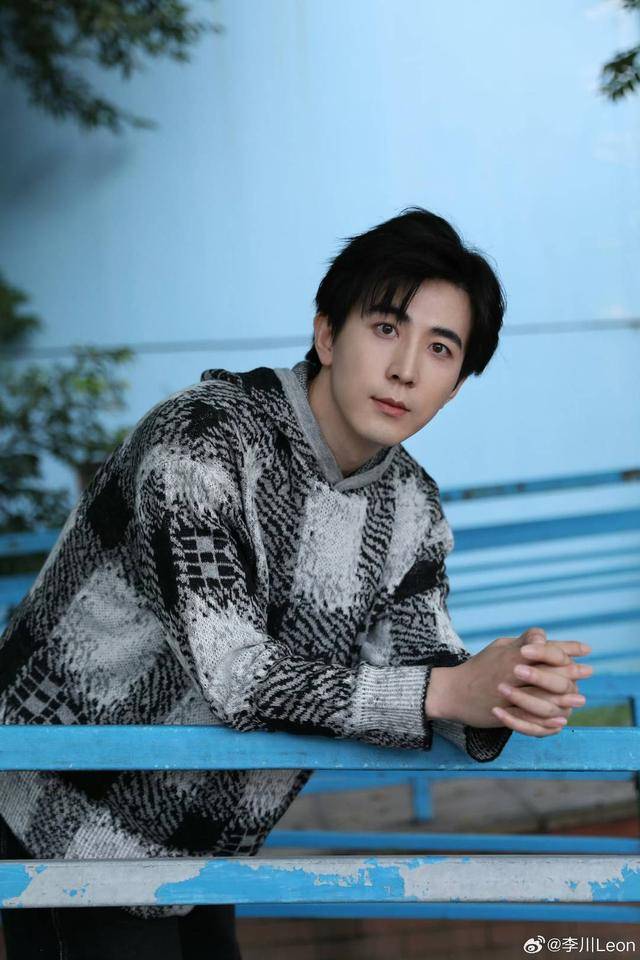 喜剧人李川谈“李总”:搜集“霸总”素材,被“油腻”整成“工伤”|谈艺录