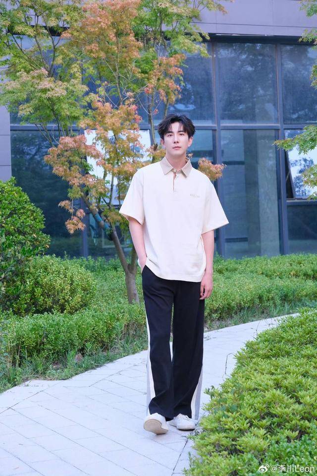 喜剧人李川谈“李总”:搜集“霸总”素材,被“油腻”整成“工伤”|谈艺录