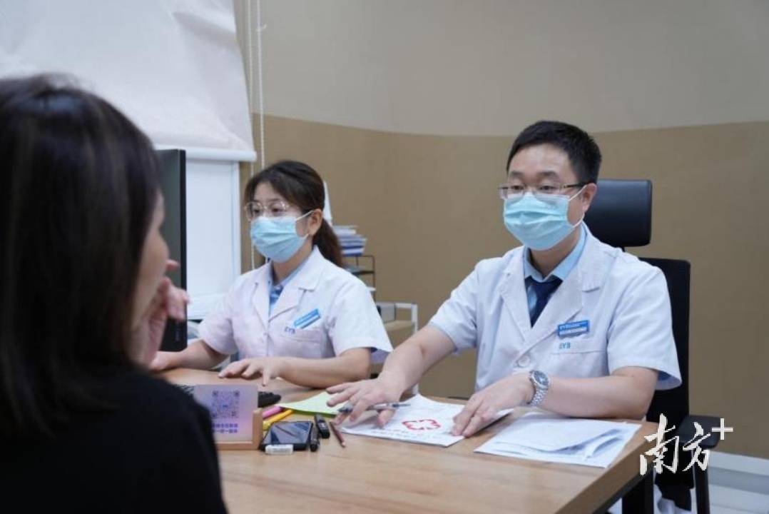 错用1%高浓度阿托品,12岁东莞女孩变“老花眼”