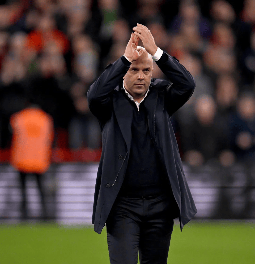 斩皇马破曼城双榜领跑，这个荷兰光头对利物浦做了什么？