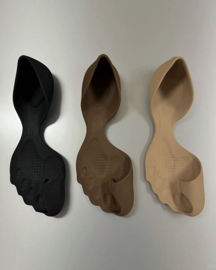 巴黎世家这鞋要卖1万多?网友看傻:确定不是鞋垫?