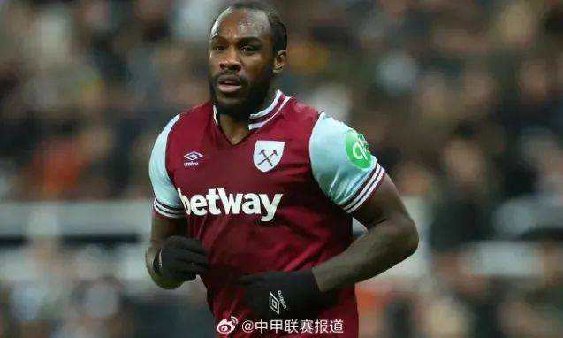 知名球星突发车祸!法拉利被撞烂