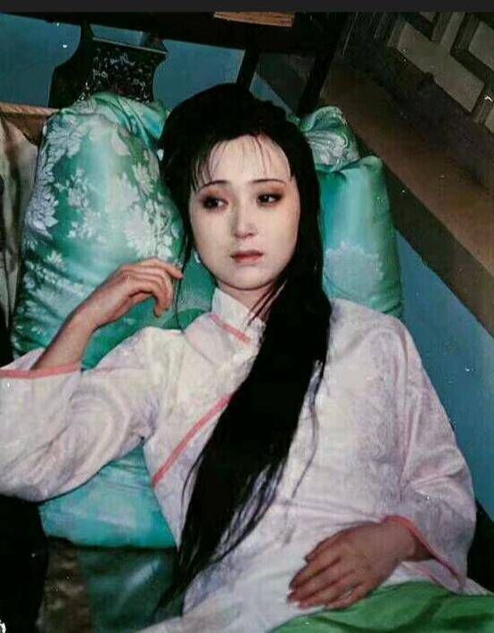 贾惜春：陈晓旭当年是装的，不然演不了林黛玉，我是装得不够彻底