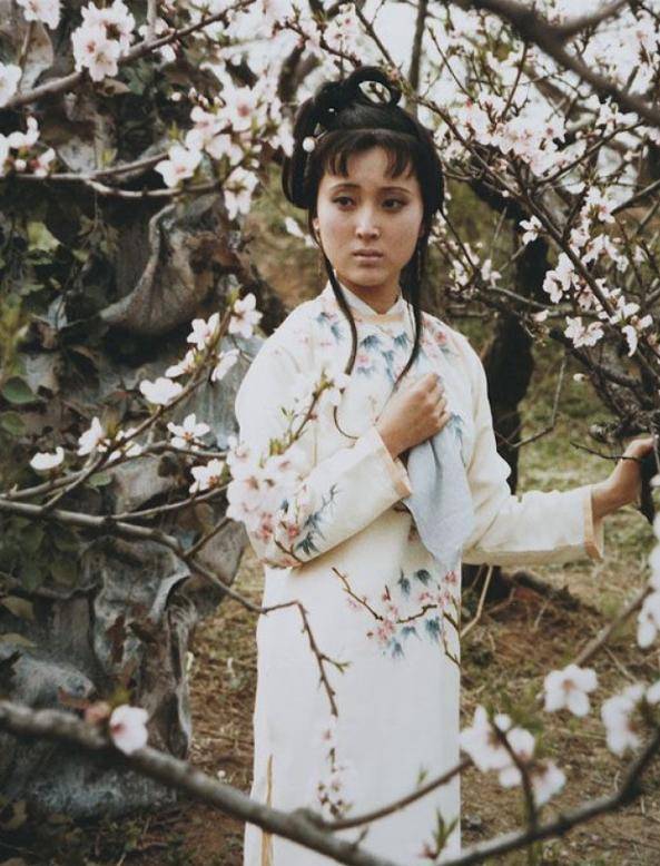 贾惜春：陈晓旭当年是装的，不然演不了林黛玉，我是装得不够彻底