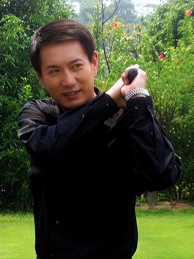 “坏人专业户”姚刚：一生无妻无子，如今53岁在千万豪宅一个人住