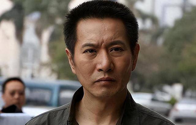 “坏人专业户”姚刚：一生无妻无子，如今53岁在千万豪宅一个人住