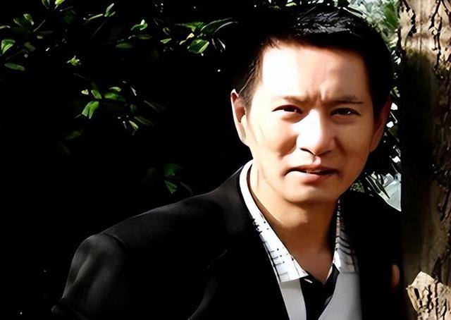 “坏人专业户”姚刚：一生无妻无子，如今53岁在千万豪宅一个人住