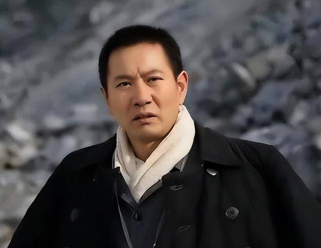 “坏人专业户”姚刚：一生无妻无子，如今53岁在千万豪宅一个人住